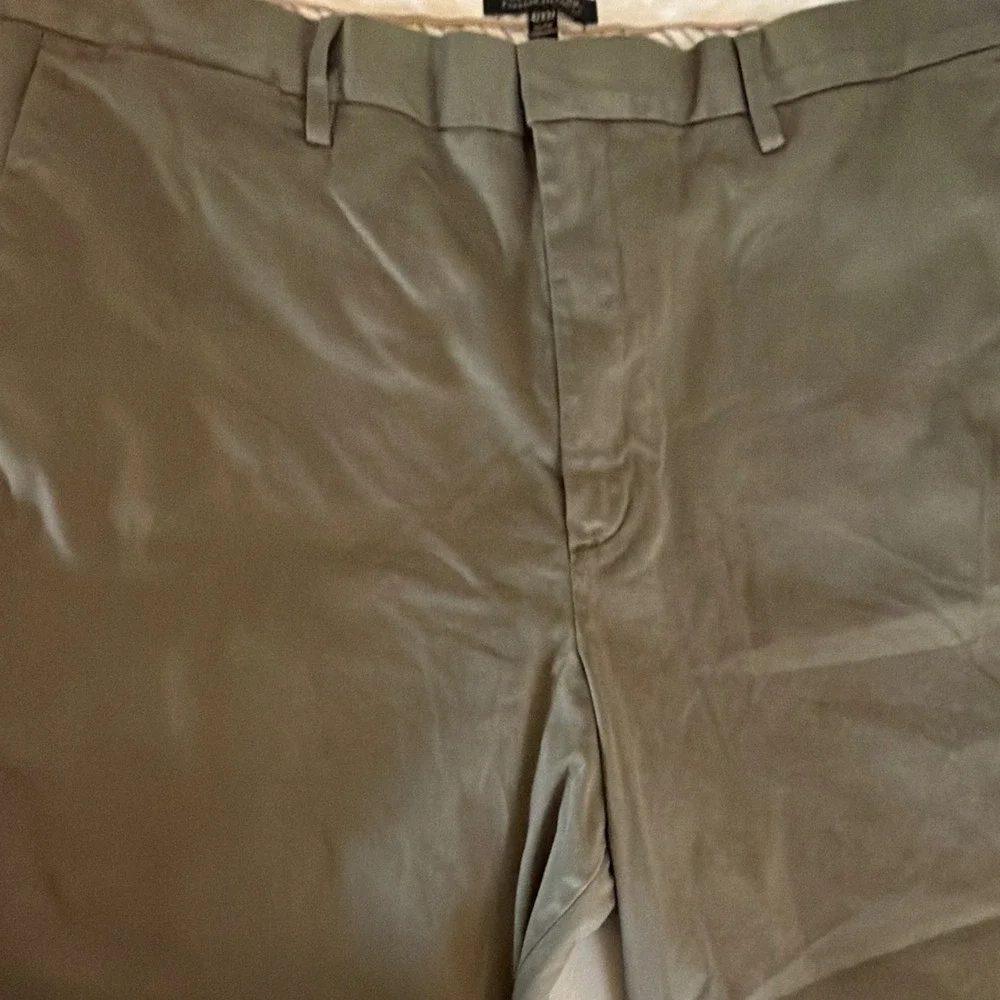 Banana Republic Men's 42x32 Green Twill Stretch Chino Straight Flat Front Pants